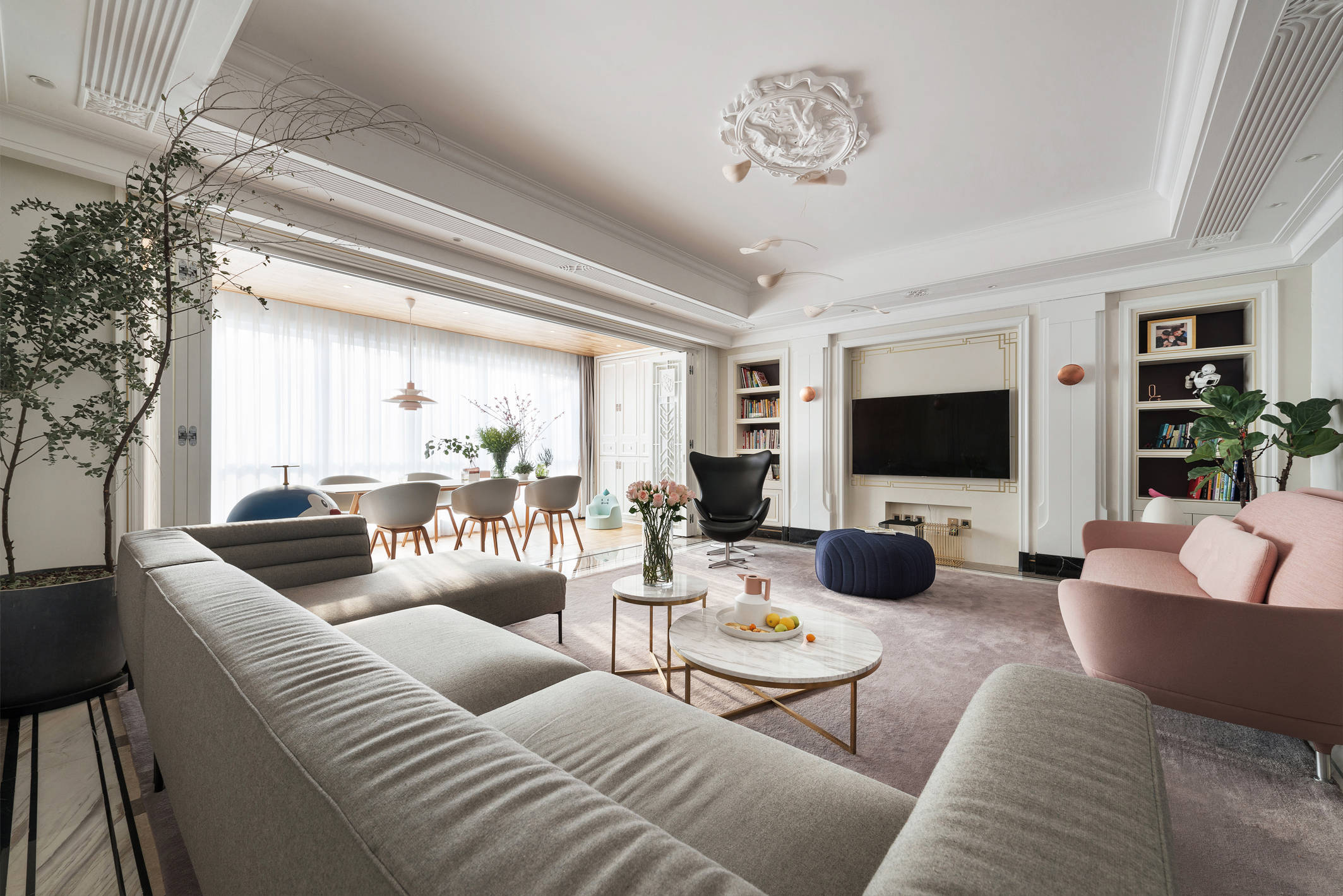 整齐空间感布置的家具