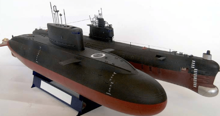 原创对美国发出威胁?伊朗俄制基洛级潜艇现身公路,却暴露一致命缺陷