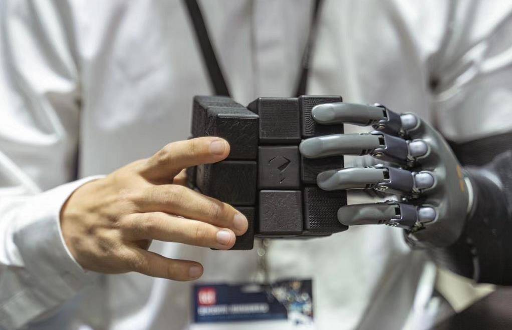 黑格科技个性化定制的智能义肢接受腔