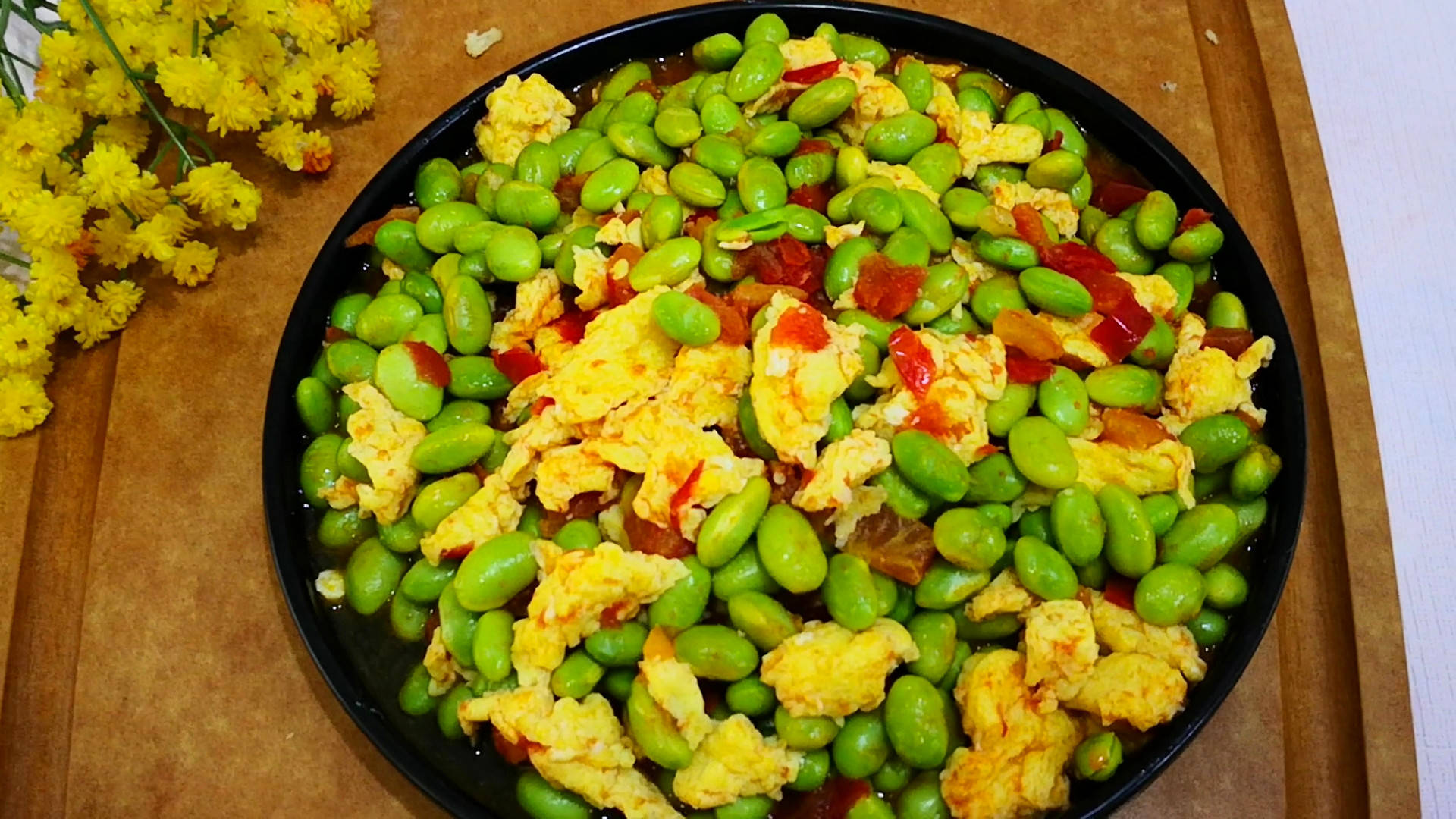 【家常炒毛豆】:毛豆 西红柿 鸡蛋