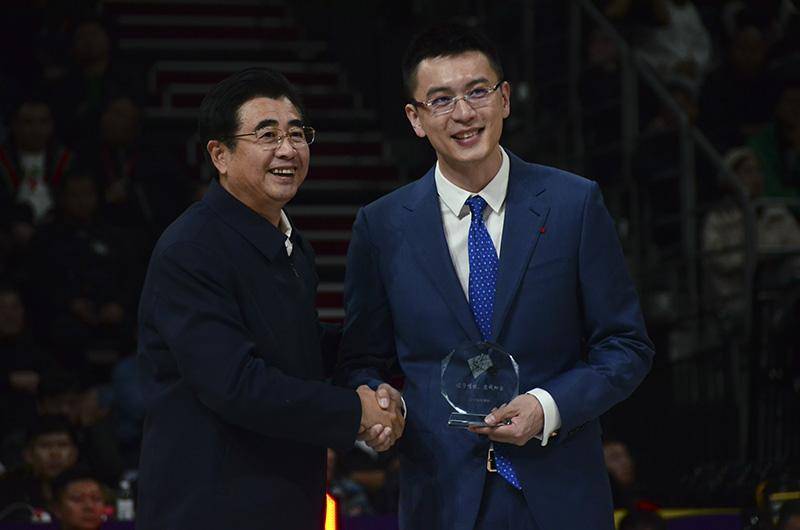 被主帅彻底弃用,复赛10战仅4分4板4助_郭旭