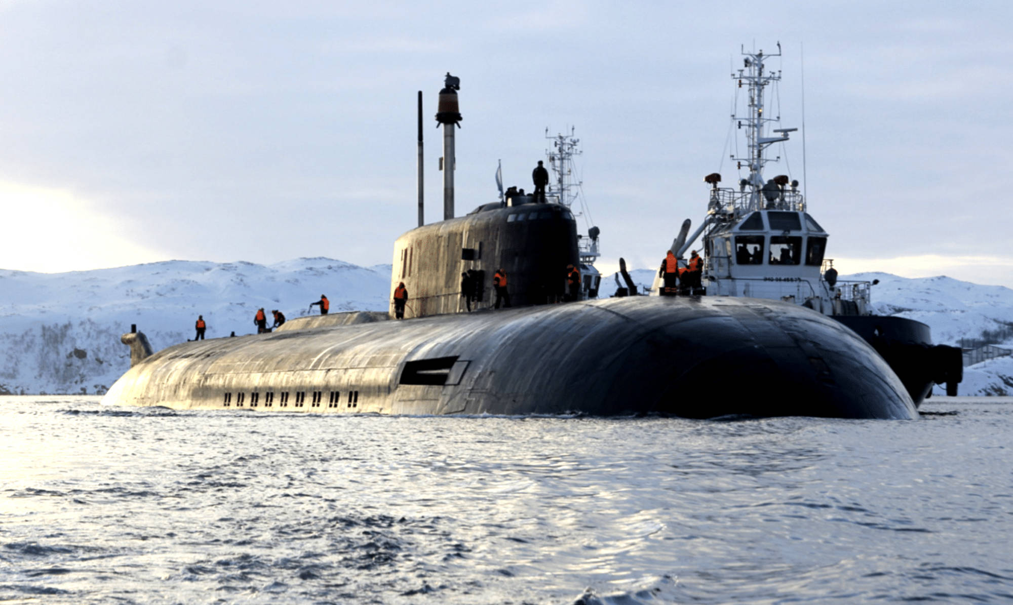 根据公告,这艘俄罗斯巨型核潜艇携带了24枚p-700超音速反舰导弹,足以