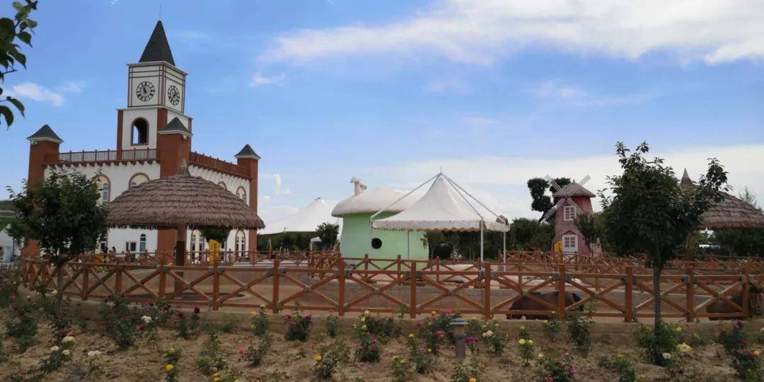 延安市安塞区南沟景区,是一个集生态观光,现代旅游,三农培训教育,学生