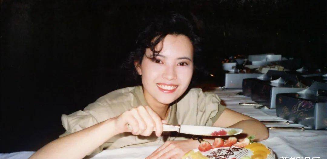 蓝洁瑛哥哥:嗜赌成性让妹妹还赌债,妹妹死后他却全程没有露面