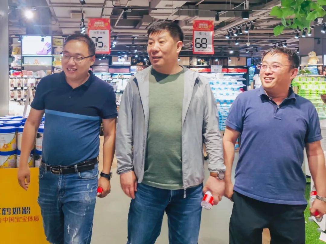 三年估值30亿,开店过百,生鲜传奇如何做"连锁菜市场"?_王卫