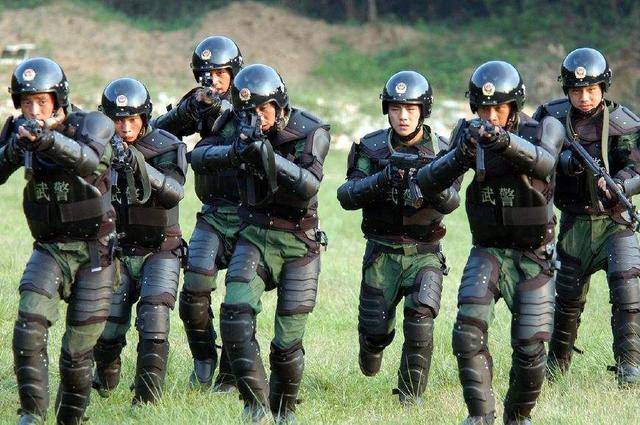 想当警察怎么办?可以通过这五种途径!你知道几个?