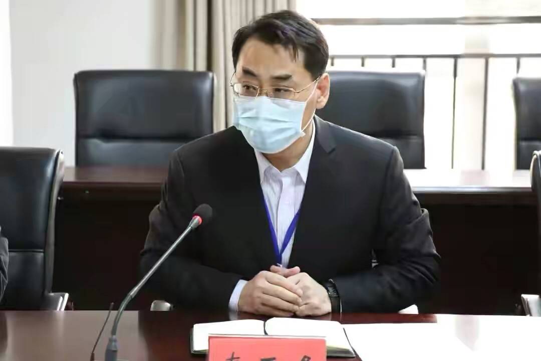 消息证实:山东省胶州市民政局局长秦玉峰坠楼身亡_工作