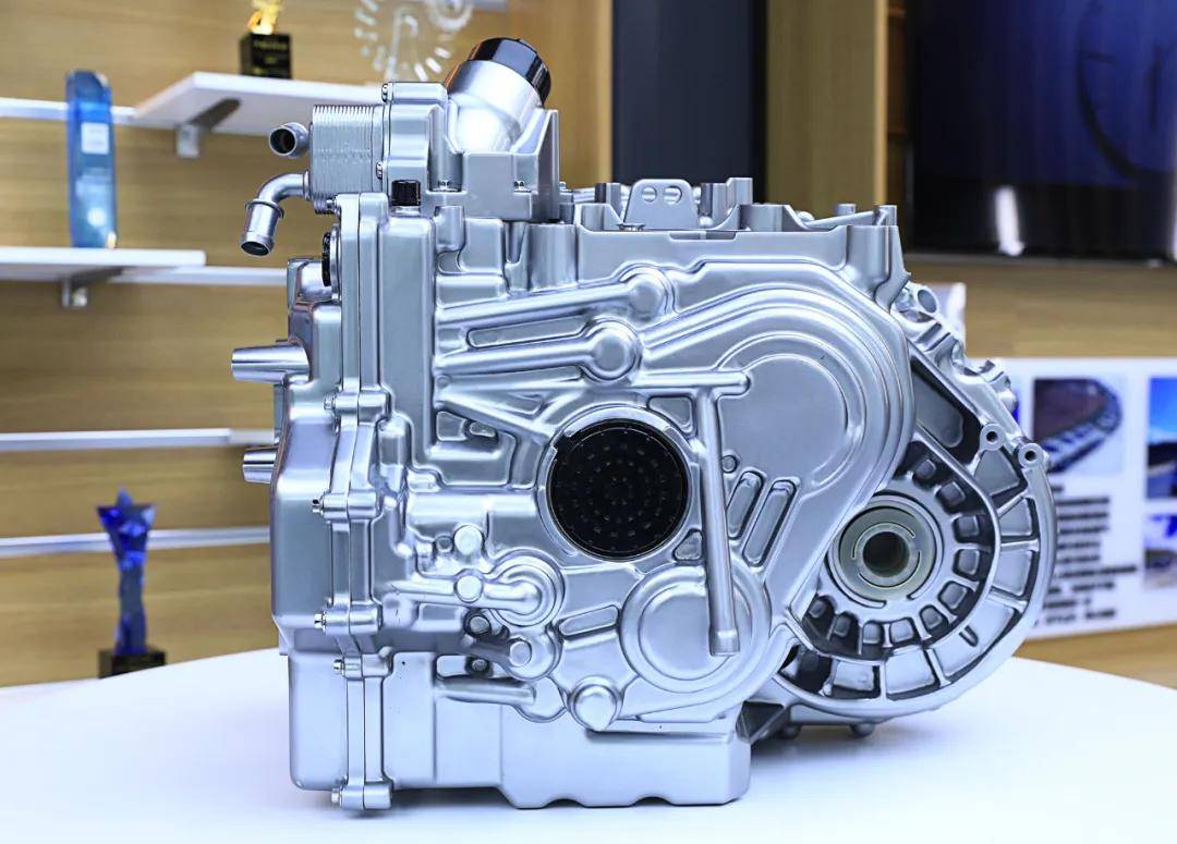 世界首款9速双离合变速器 热效率38.3%发动机 长城汽车年内量产