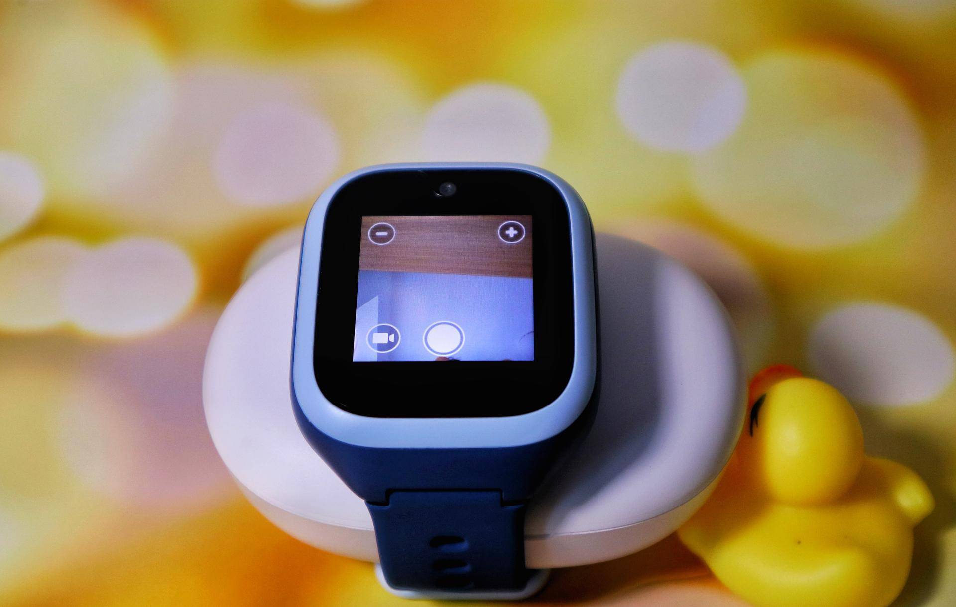 人见人爱的电话手表米兔儿童电话手表4c