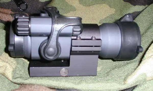 美军常见装备的瞄准镜,多种能够在实战中快速切换倍率