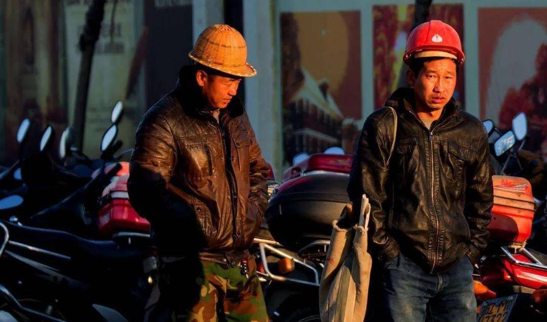 要想愁,就做包工头.