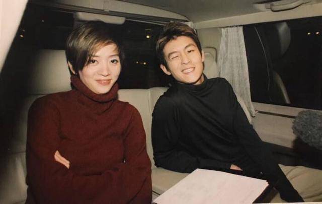 "张国荣曾公开夸赞:"好欣赏陈冠希,他是年轻一代最有潜质的.