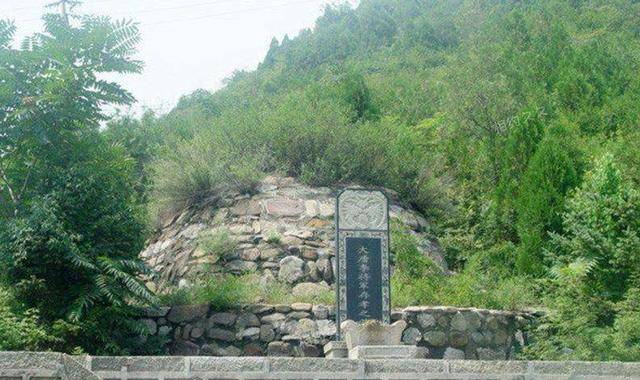 李存孝被执行五马分尸,身首异处,至今李存孝的墓虽然还摆在那,但是