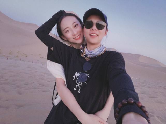 原创杨丽萍徒弟水月生日,获爱人凌晨准点表白,结婚半年越来越恩爱!