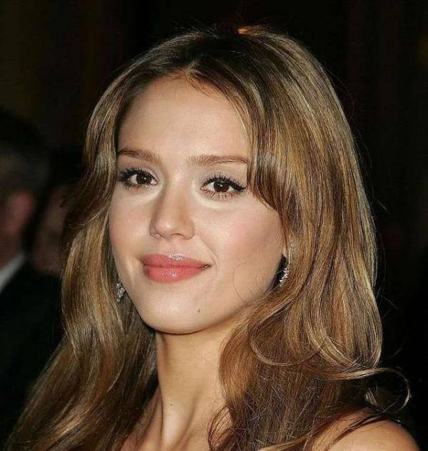 林书豪家中全是她的海报,科比曾也想和她约会_杰西卡·阿尔巴