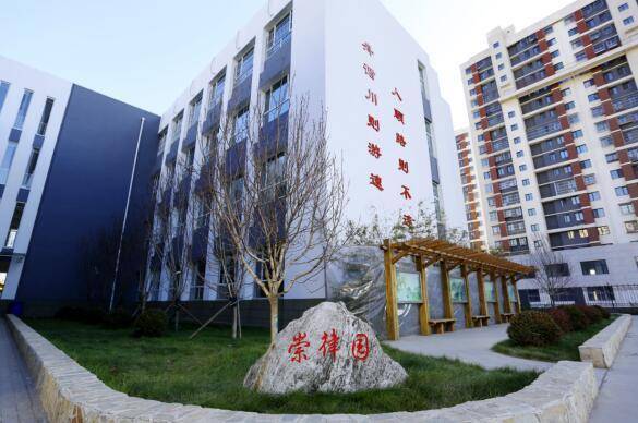 唐山实验学校:峥嵘岁月 未来起航_学子