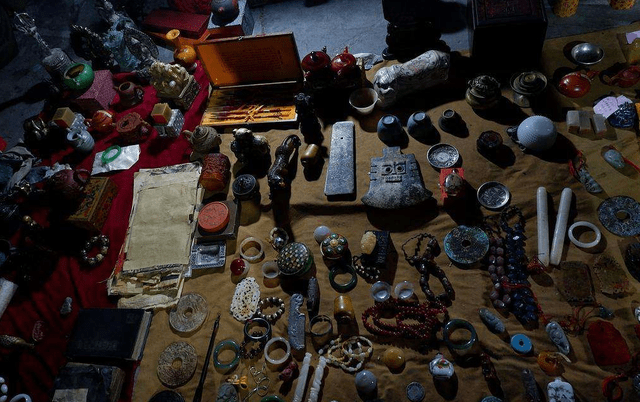 北京最"神秘"夜市,凌晨两点开张天不亮消失,有"鬼市"之称