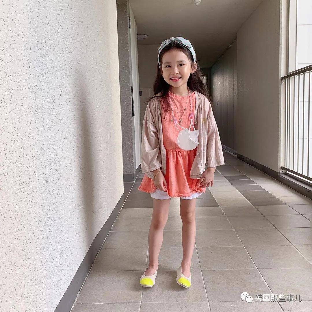 韩国"小宋慧乔"才8岁就超有范儿,轻松驾驭各种风格穿搭!又骗我生女儿!