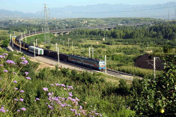 新朔铁路大准线:30年运量累计超15亿吨,安全运输9494天