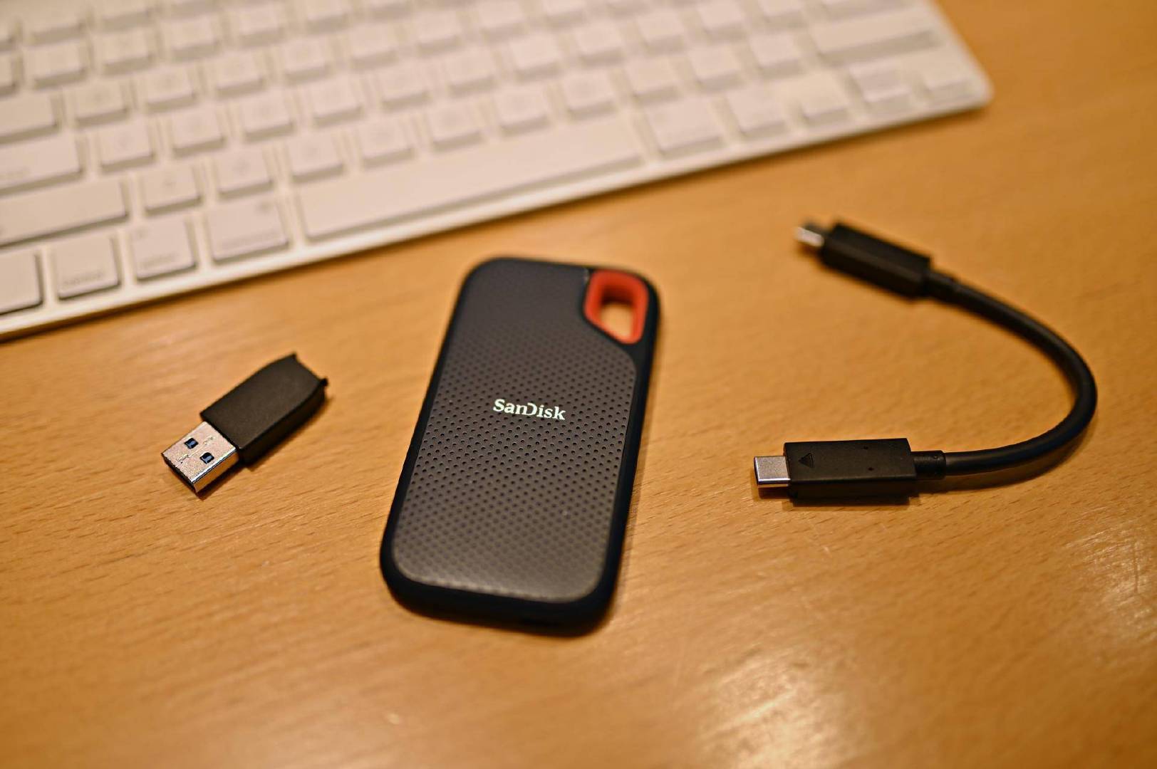 550m/s,移动硬盘中的战斗机:闪迪e60开箱