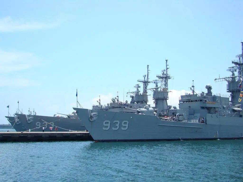 仅在美国海军服役了2年就草草退役,以济阳级为名再次服役时,平均舰龄