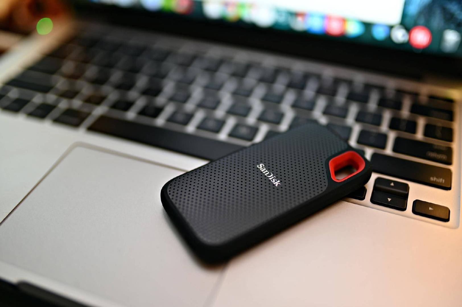 550m/s,移动硬盘中的战斗机:闪迪e60开箱