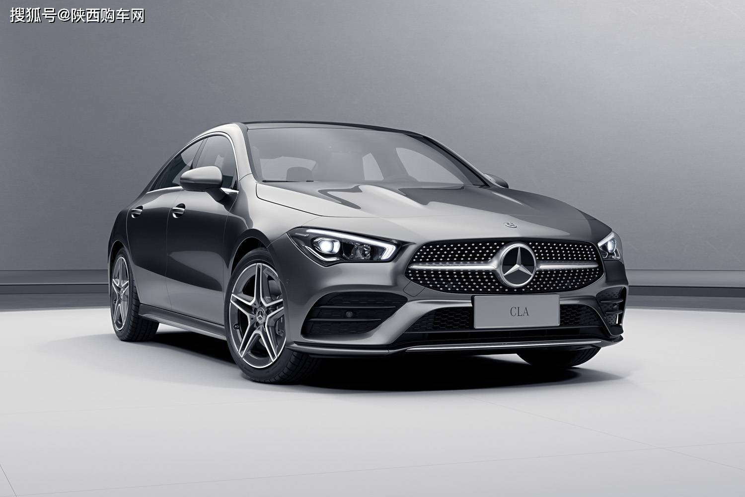 奔驰gla suv,cla四门轿跑车及五门猎跑车上市 售价29.98万起