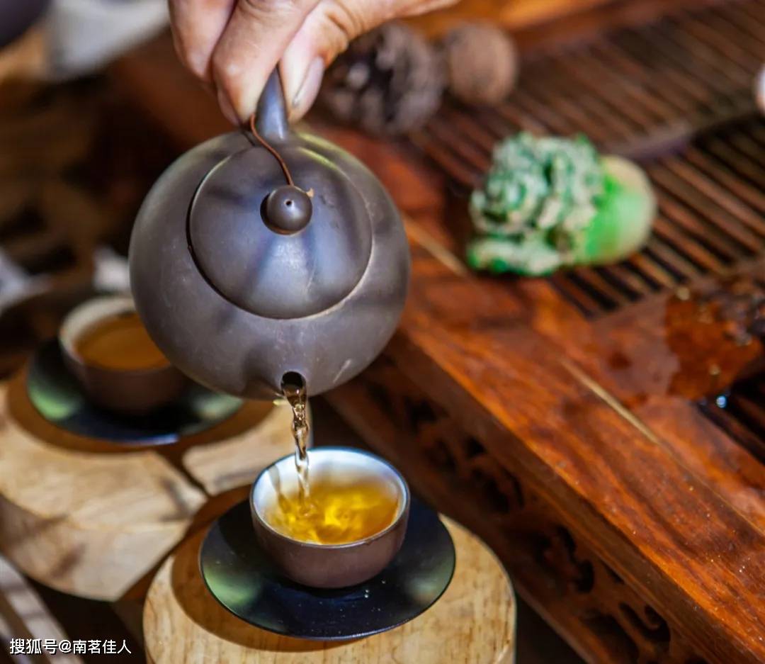 泡茶选紫陶壶还是紫砂壶?口感上有什么区别?