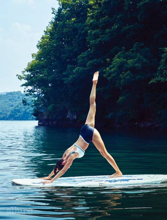 韩女星崔汝珍水上大片 穿泳衣肌肉线条超漂亮