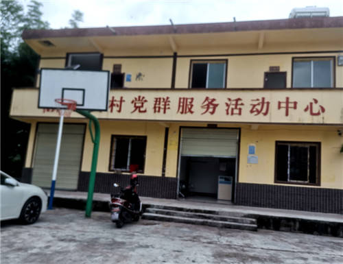 "摩托书记"的扶贫路 ——记武胜县万善镇茶山村第一书记黄陈