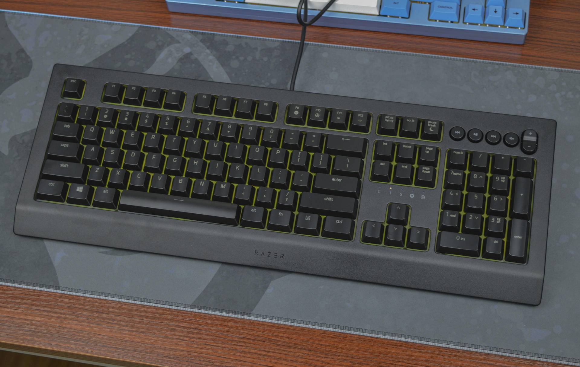 售价399的rgb薄膜键盘萨诺狼蛛v2上手体验