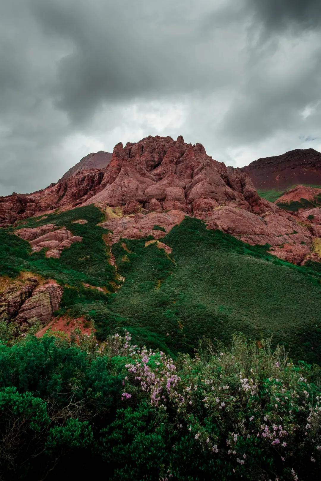 新龙丹霞 | 带你领略不一样的"火焰山"_新龙县