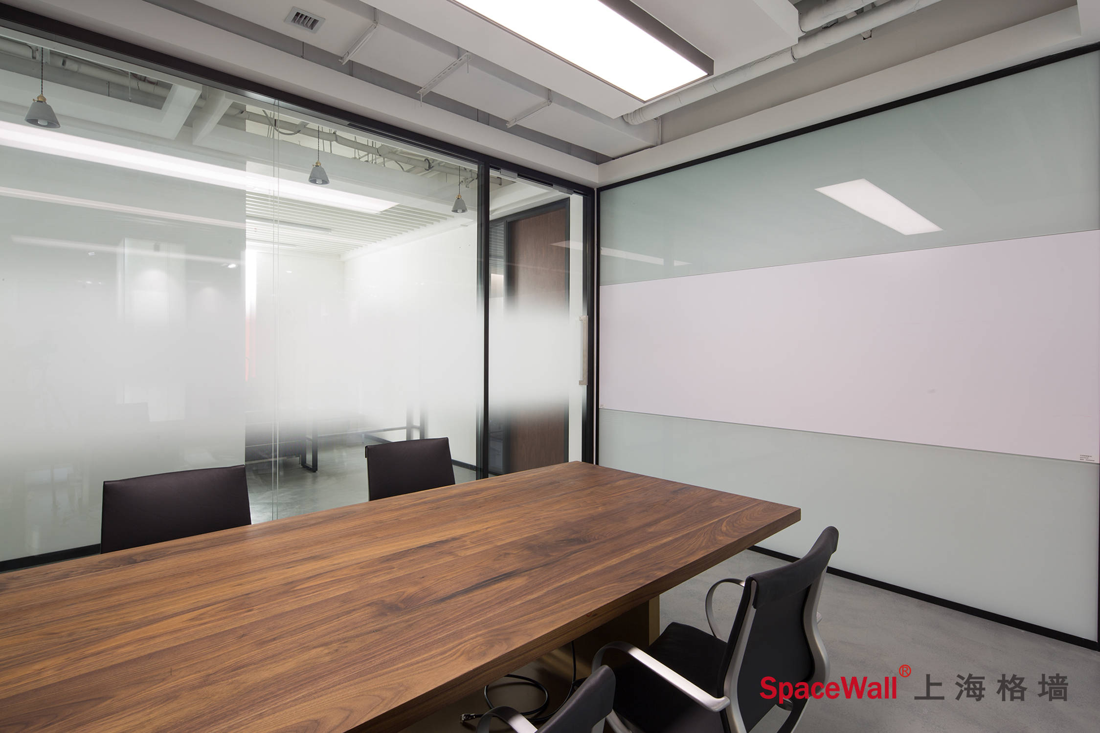 干挂烤漆玻璃横向白板墙