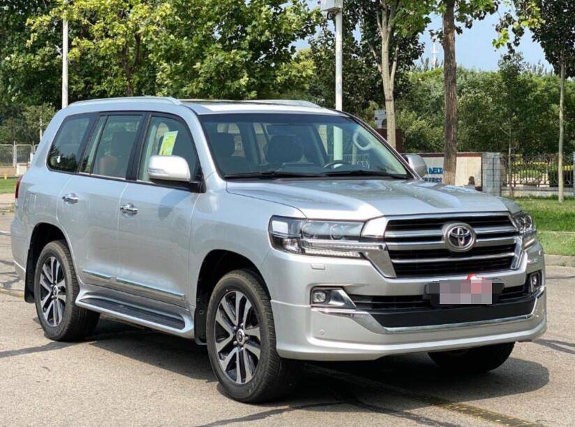 丰田陆巡(参数|图片)硬派越野车,目前低配版车型给出的预售价约为60万
