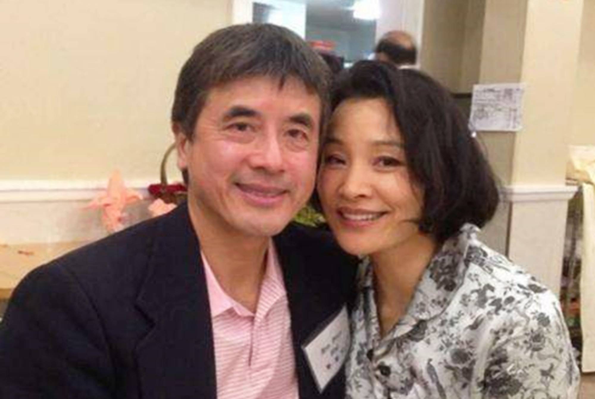 原创亲生女儿哈佛毕业陈冲发文感慨网友却不买账你领养的双胞胎呢