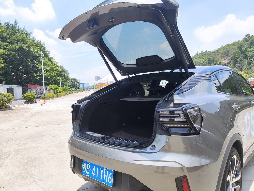 颜值俊,性能棒,开完才知它的好!试驾领克05