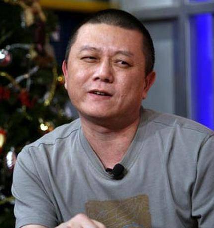 在孔庆东看来,王朔的行为不能称之为骂人,而是应该称之为"文化恶作剧"