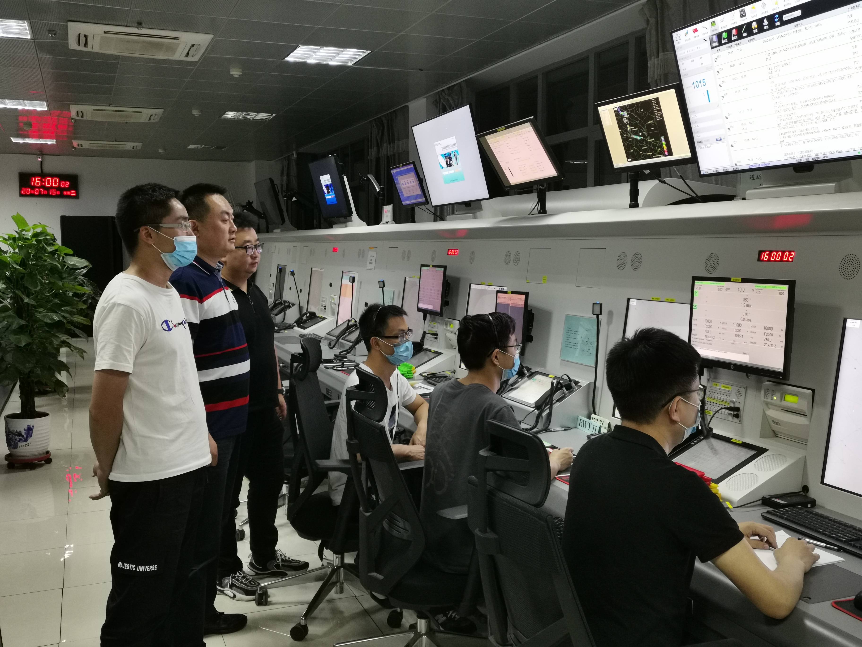 民航青海空管分局进近管制室正式实施不小于6公里的雷达管制水平间隔