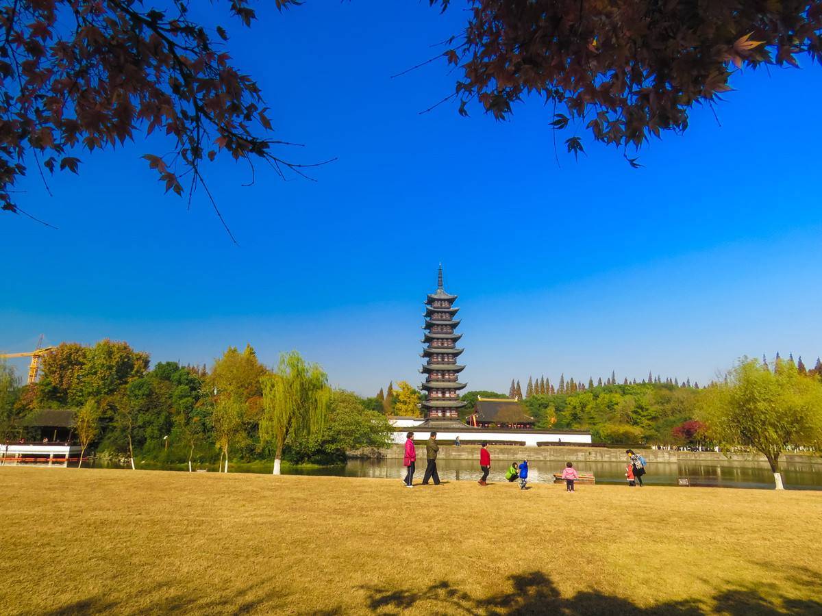 原創上海五大古典園林之一是上海最古老的攬勝之一內有大型磚刻浮雕