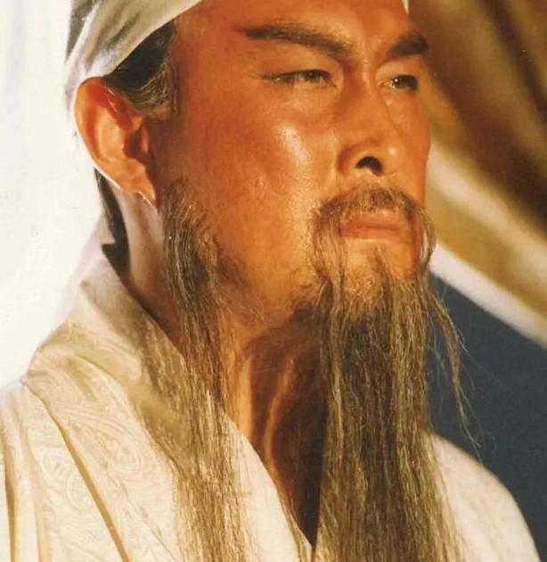 时候,让整个角色更加的生动形象起来,尽管在他之后也有不少优秀的演员