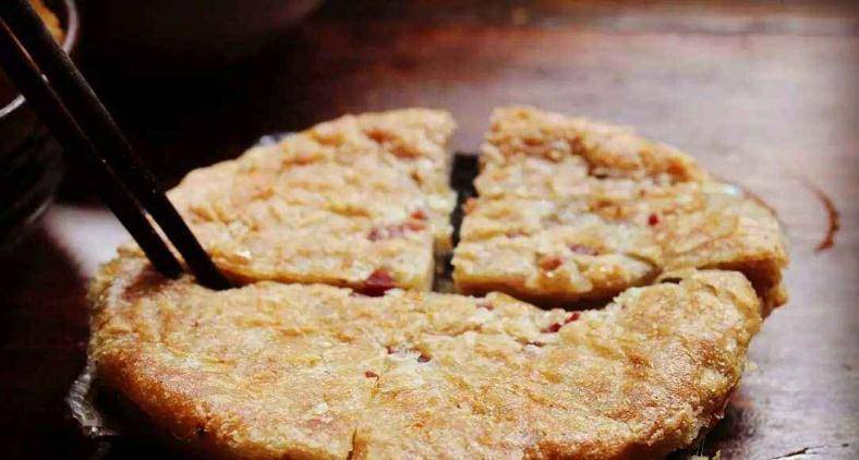 丽江粑粑,可充作干粮赶远路,颇有些纳西族东巴文化馥郁的气息