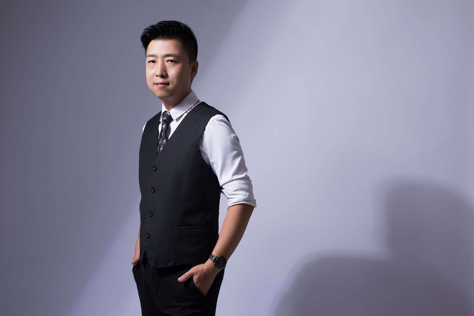 重磅中国知名演说家小来英才集团讲师张海斌先生教育专访