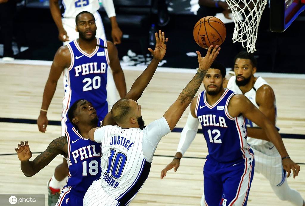 组图76人胜魔术恩比德抱怨裁判篮下无人能敌