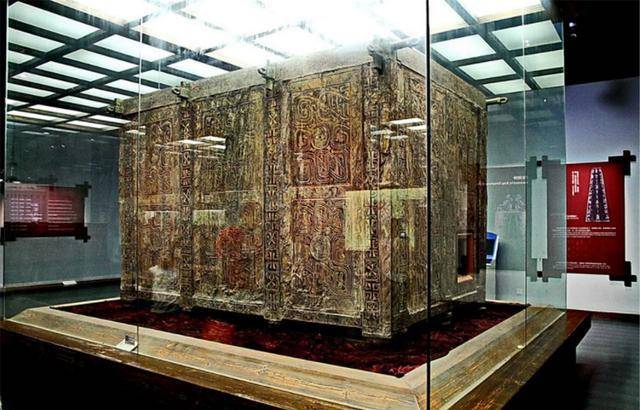 据史书记载,曾国的始祖在历史上,是赫赫有名的周国开国大将军南宫适.