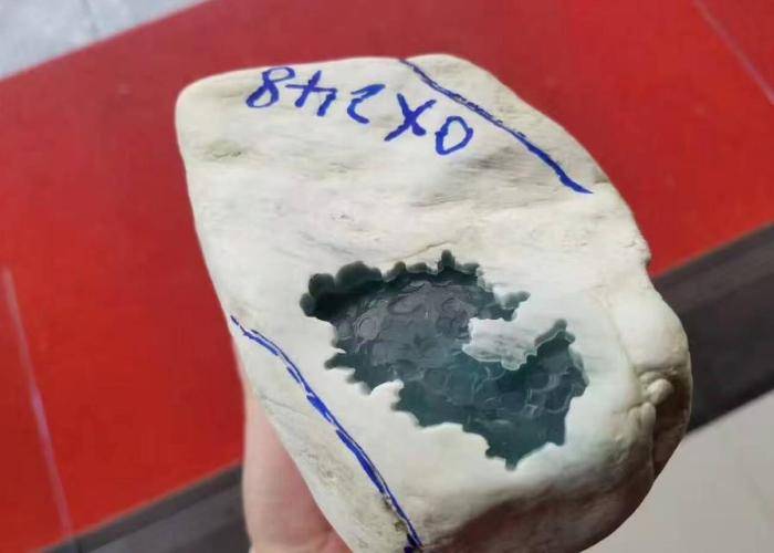 原创容易切涨的木那包浆皮原石特征你知道吗?