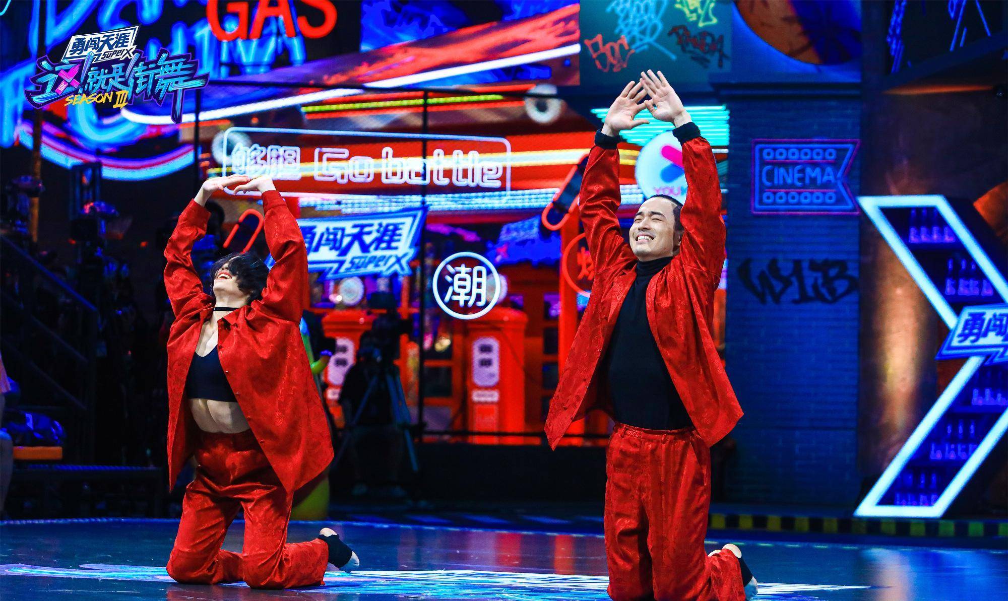 原创《街舞3》实力差距那么大,还坚持跳完4轮斗舞,钟汉良心态真好