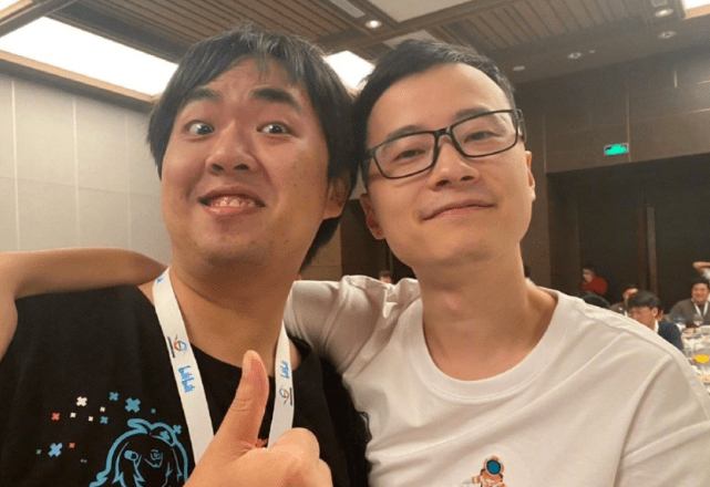 b站顶流up主敖厂长陷抄袭风波,如今大方承认,评论两极分化!