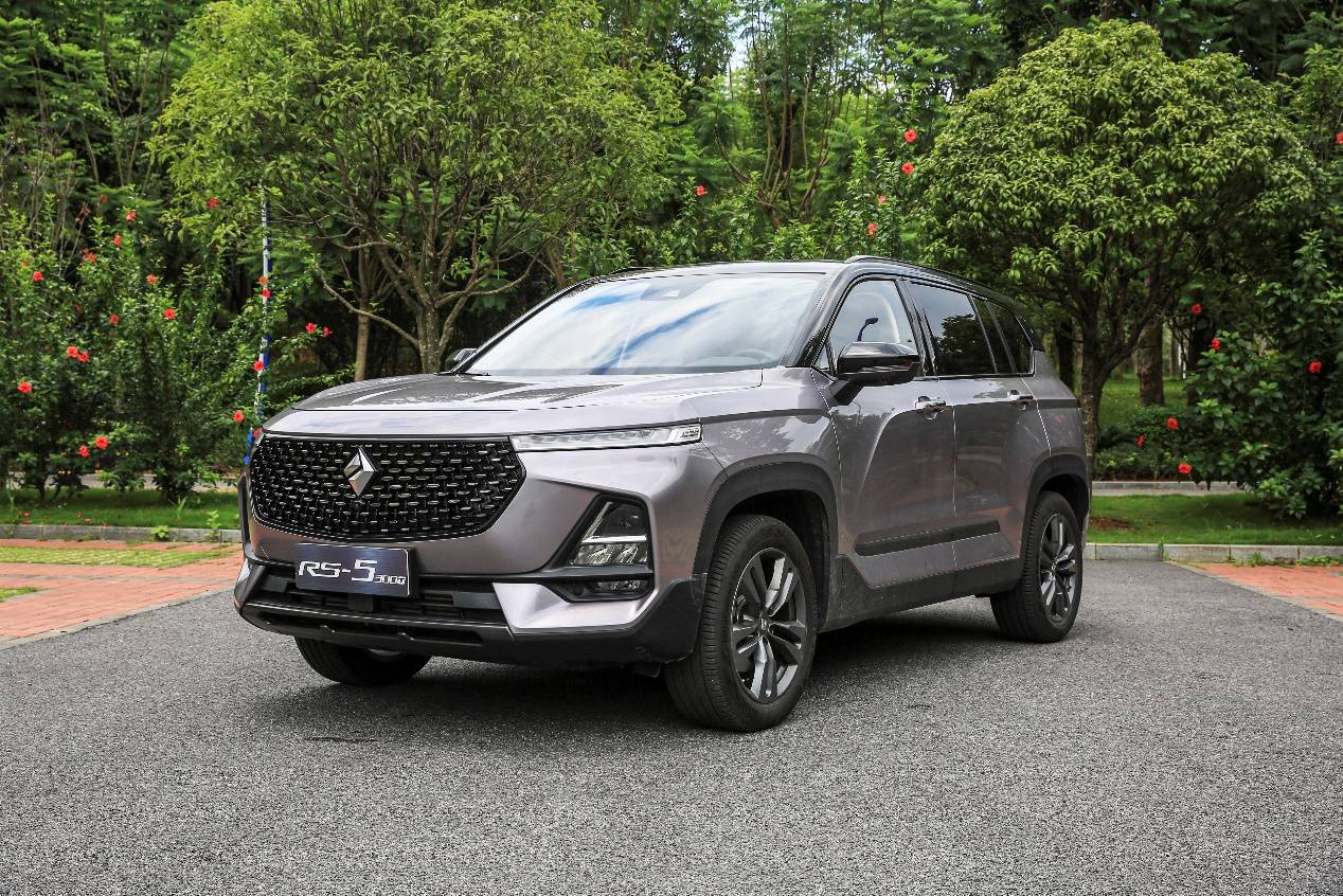 新宝骏rs-5 300t怎么样?黄金组合澎湃有力,性能如虎添翼