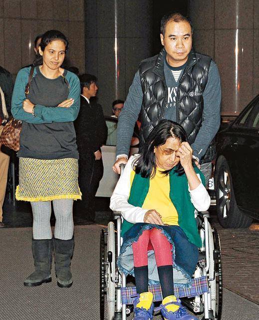 爷爷是殡葬大王,母亲是何超英,今一无所有,堪称赌王最惨外孙女