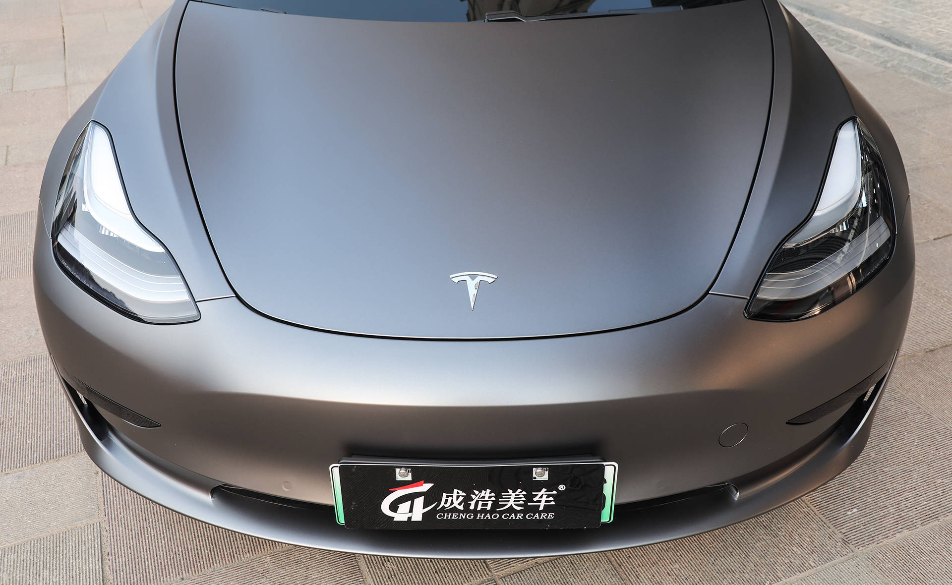 科技和未来的结合,特斯拉model3改色amg山灰